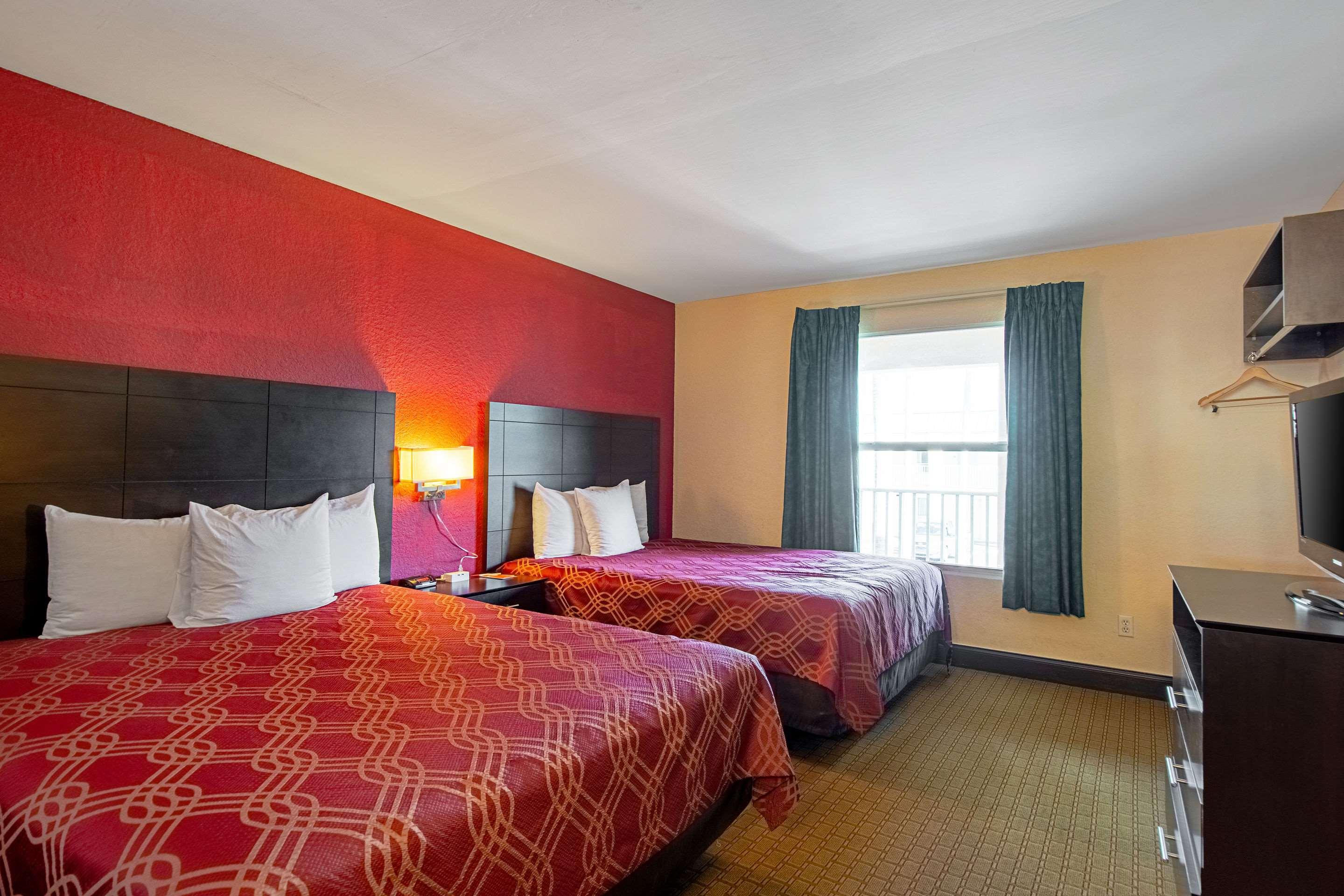 Ramada Limited Clearwater Hotel And Suites Exterior foto