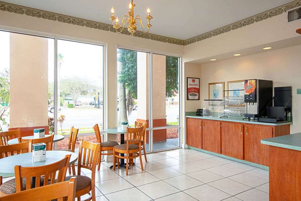 Ramada Limited Clearwater Hotel And Suites Restaurante foto
